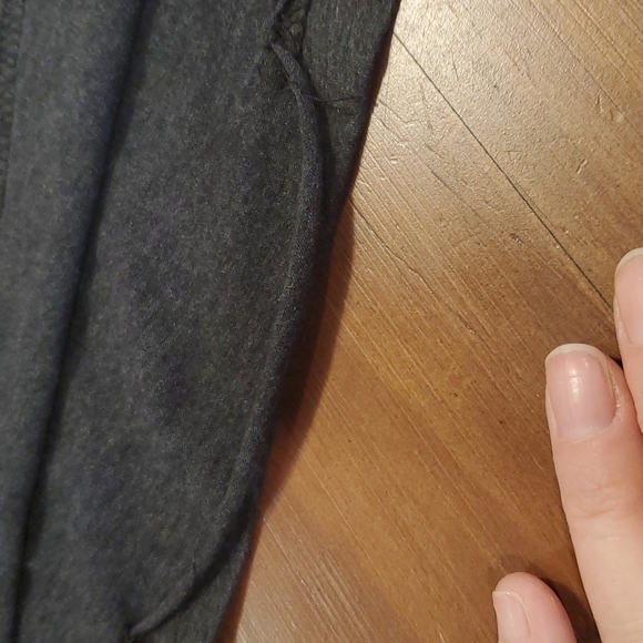 Graphic T- Shirt - Picture 3 of 4